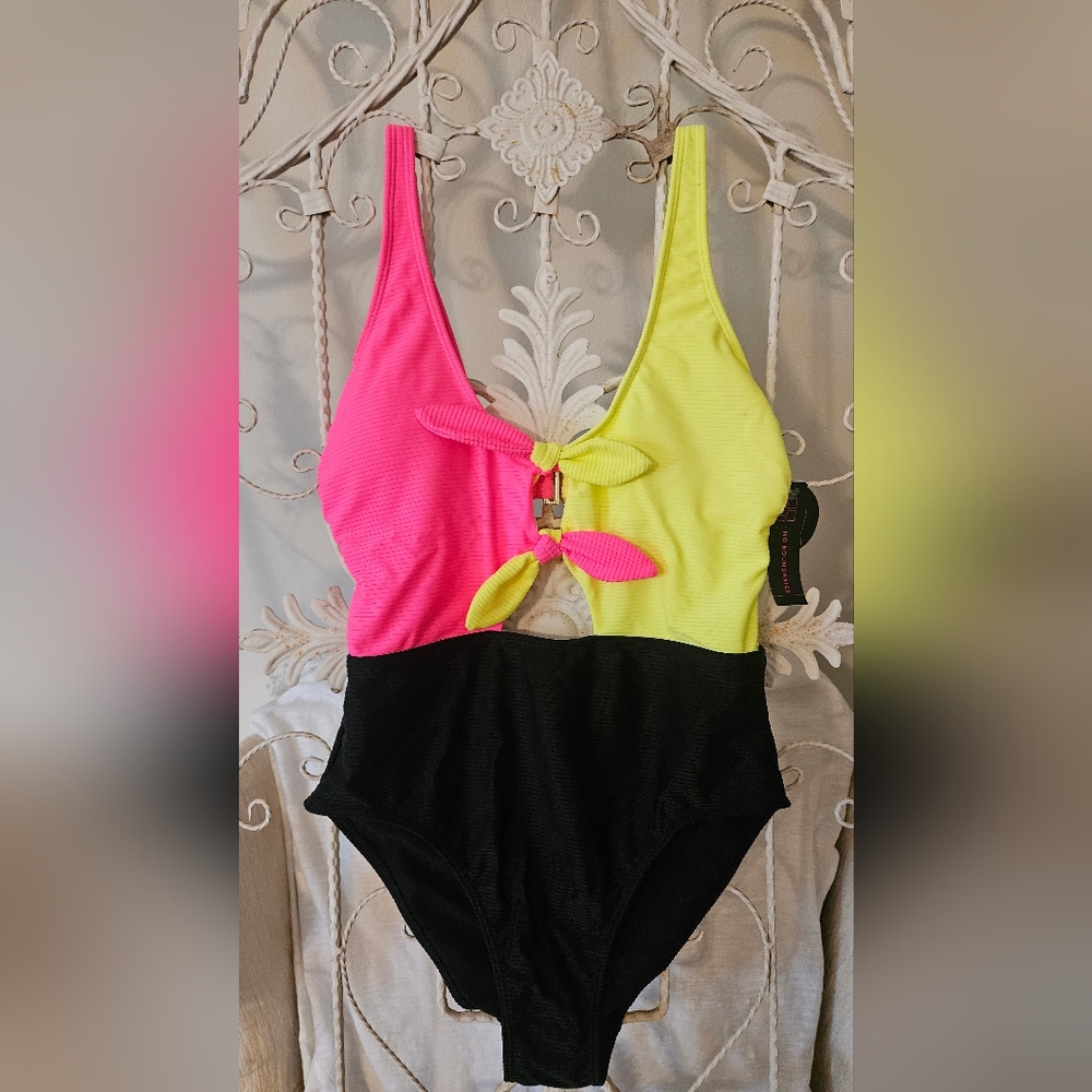 No Boundaries Cheeky 1 piece swimsuit size Small 3-5